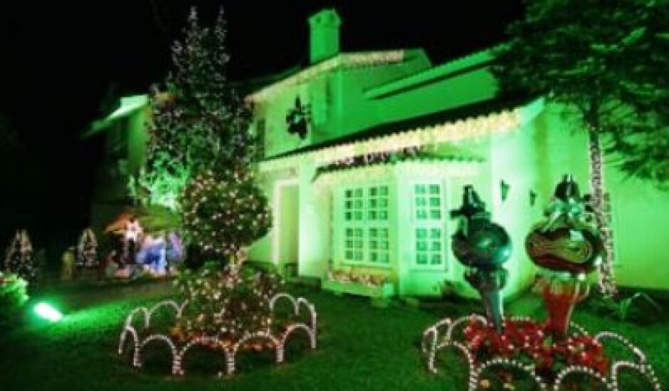 Casa decorada para o Natal, com bom gosto e refinamento