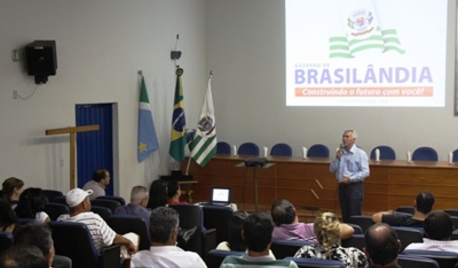 Comerciantes conheceram nova logomarca apresentada pelo prefeito de Brasilândia