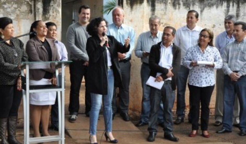 Prefeita autoriza reforma e ampliação de escola na Vila Alegre 