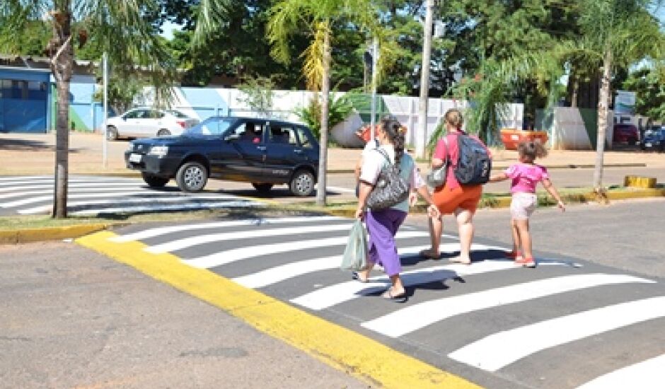 Não respeitar faixa de pedestres poderá gerar multa entre R$ 85,12 e R$ 191,53