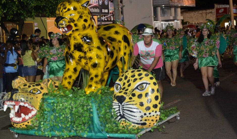 Agremiações terão um mês para se preparar para o Carnaval de 2016