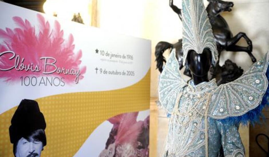 O Museu da República inaugura a exposição “Clóvis Bornay – 100 anos”, que homenageia o centenário do museólogo e carnavalesco, idealizador do Baile de Gala do Theatro Municipal e vencedor de inúmeros concursos de fantasias do carnaval carioca
