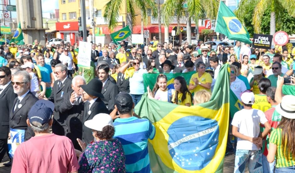 Manifestação realizada em março de 2015 em Três Lagoas 