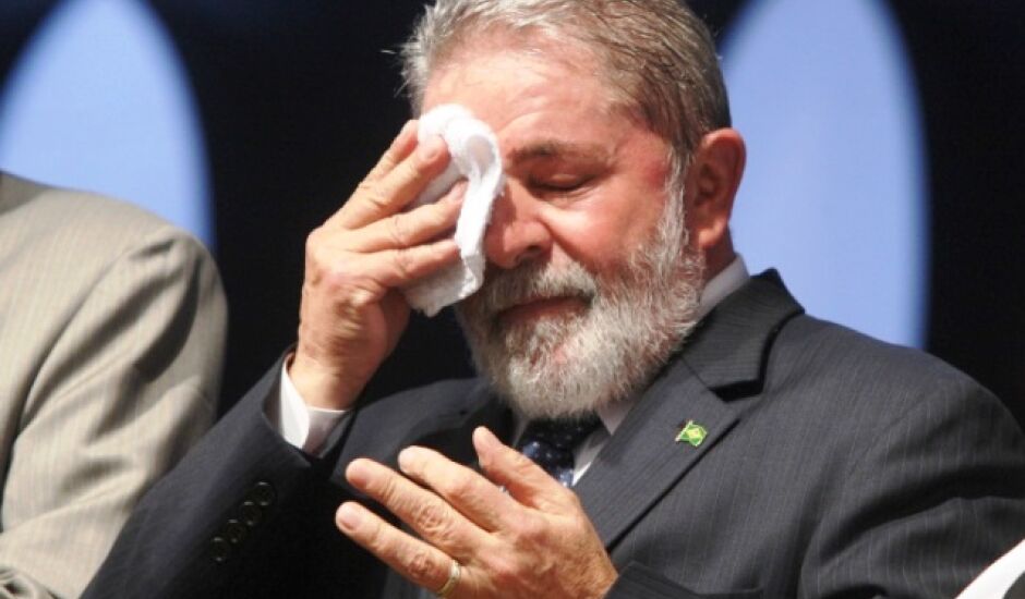 Os promotores denunciaram o ex-presidente à Justiça Paulista por lavagem de dinheiro 