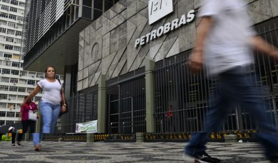 Em delação, Delcídio relata corrupção na Petrobras nos governos de Itamar e FHC