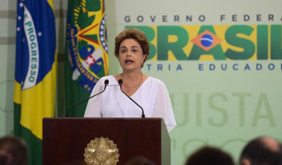 A presidente Dilma Roussef disse que “precisamos nos manter vigilantes e oferecer resistências às tendências antidemocráticas e às provocações"