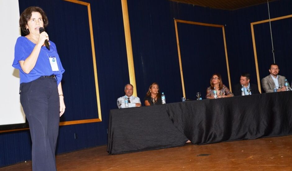 Márcia Moura destacou a importância do estudo para o desenvolvimento da cidade, durante o seminário 