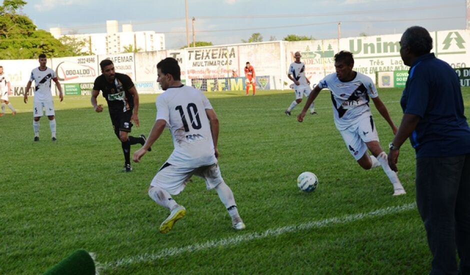 Equipe três-lagoense fez a última partida oficial, domingo passado, no estádio Madrugadão, empatou com o Novoperário, e foi rebaixada