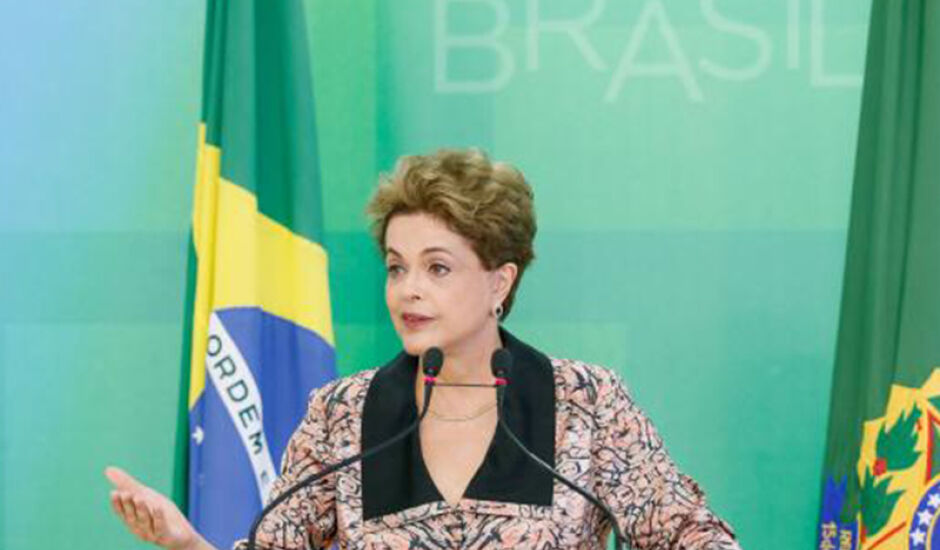 Dilma disse, em entrevista a correspondentes estrangeiros, que são legais as operações contábeis que embasaram o pedido de impeachment