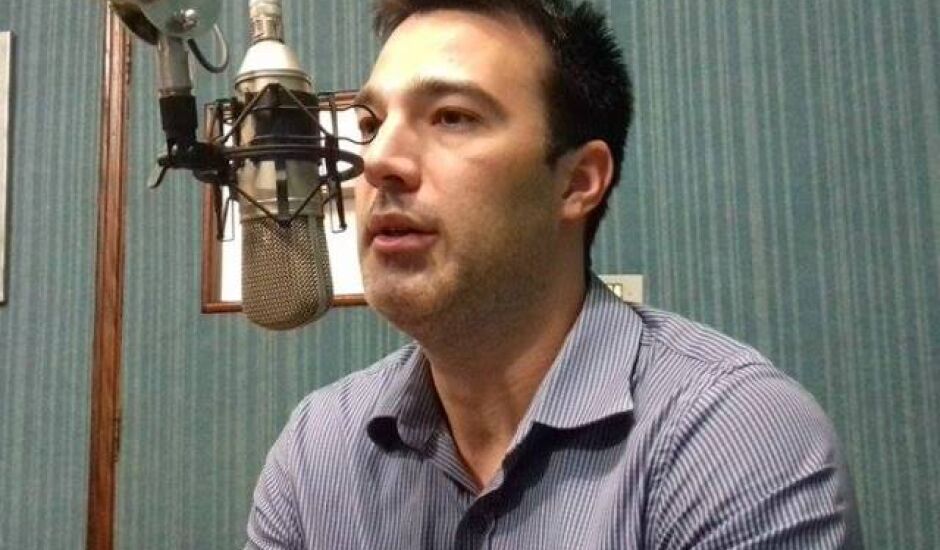 Advogado da  Associação Comercial, Vitor Vilela, no RCN Notícias da rádio Cultura FM