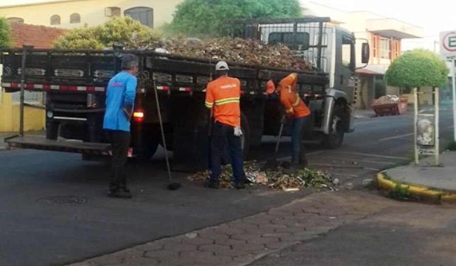 Organizações Unidas retomou o serviço de limpeza da cidade nesta sexta-feira 