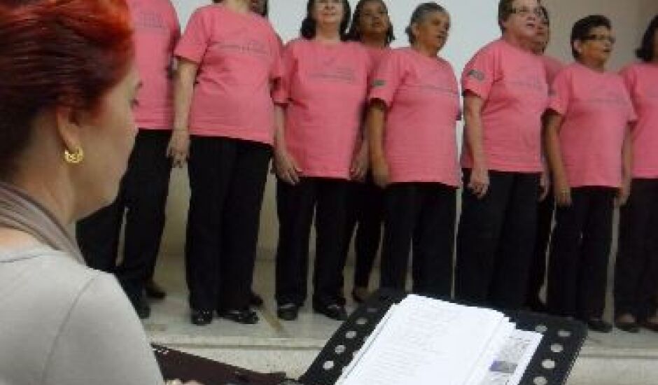 Cubatão tem programa de estímulo a aulas de canto e música