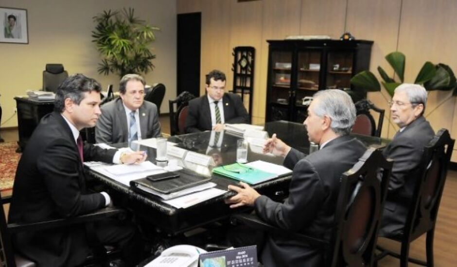 Governador Reinaldo Azambuja cobrou do ministro dos Transportes investimentos em logística
