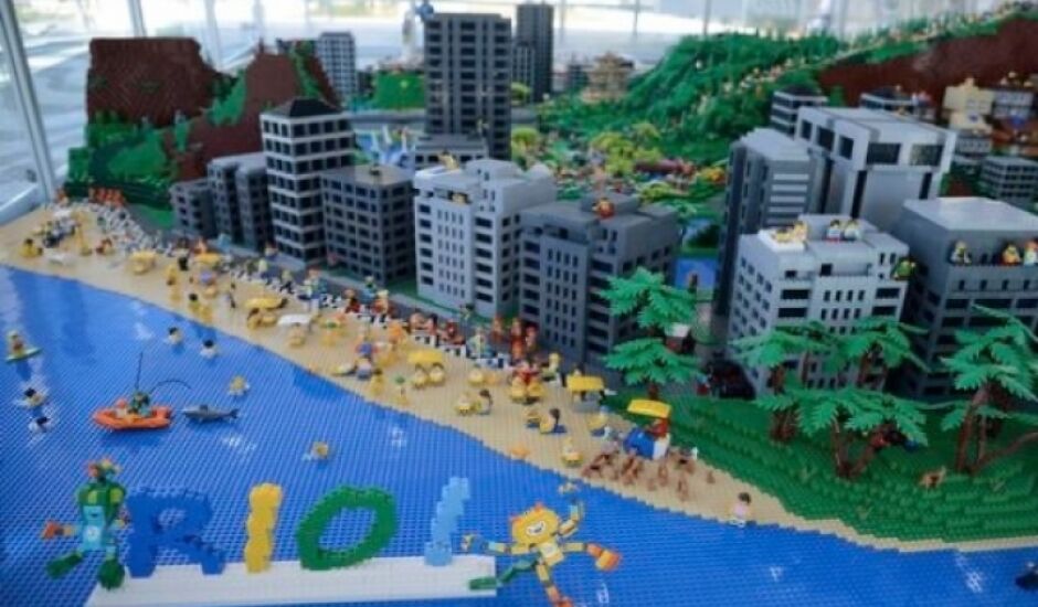 Praia do Rio foi construída com peças de brinquedo