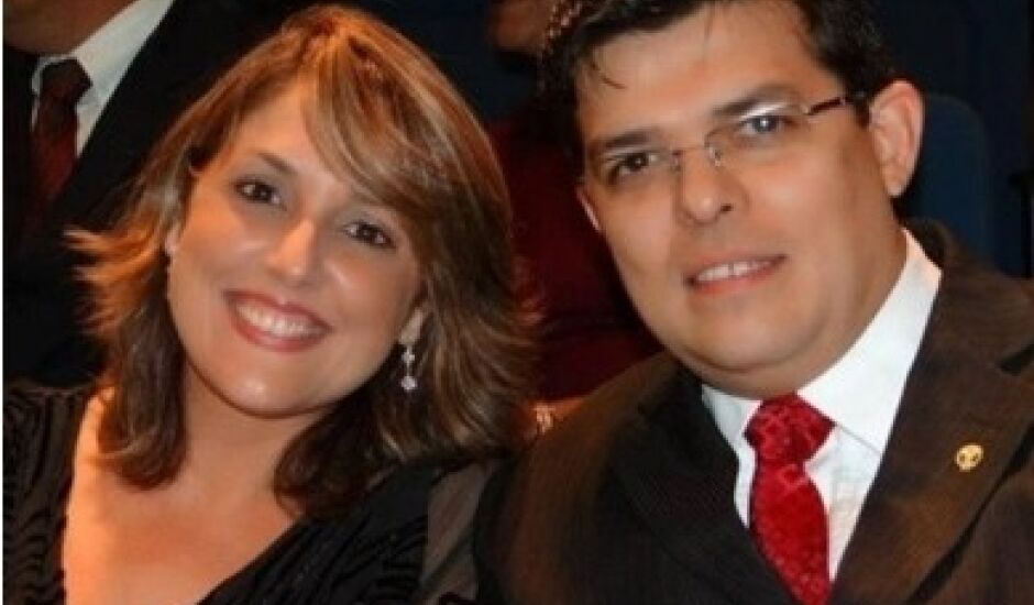 Gilmar e Andréia, durante evento social, em 2015; casal é acusado de enriquecimento ilícito 