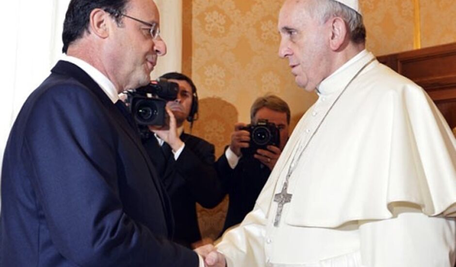 Papa Francisco e Fraçois Hollande se encontrarão no vaticano para falar do terrorismo