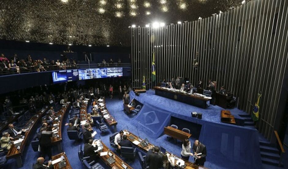Senadores iniciam últimas fases do processo contra Dilma nesta quinta-feira