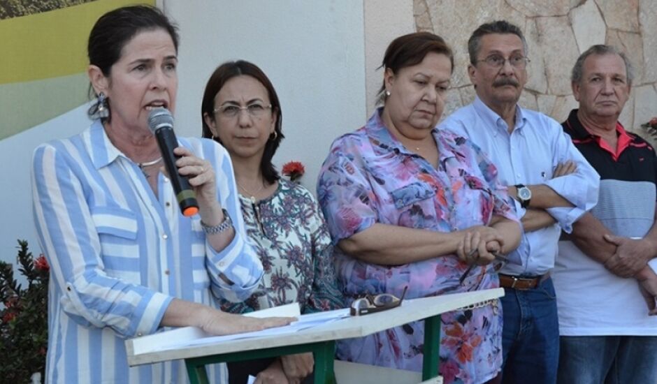 Prefeita Márcia Moura discursa durante anúncio de pacote de obras que vai beneficiar moradores de Três Lagoas