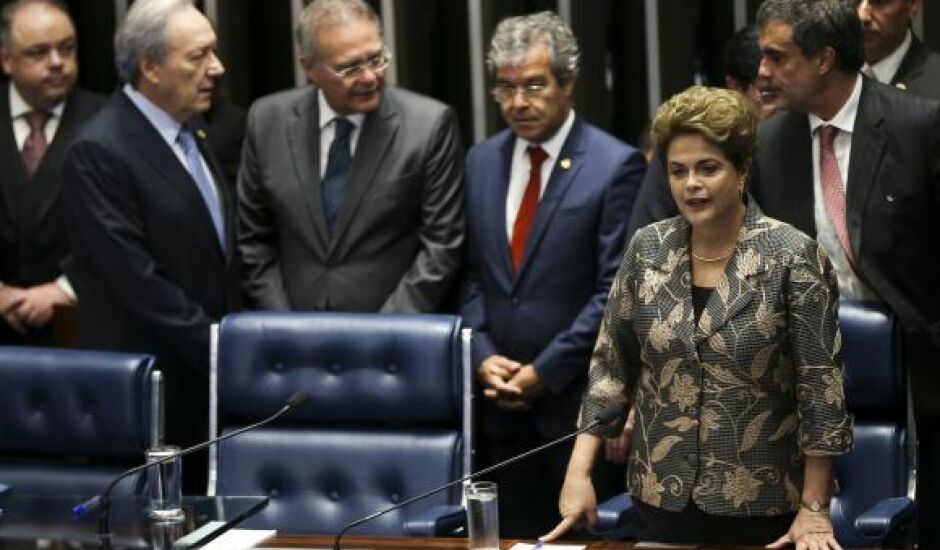 Presidente Dilma chega para depoimento no Senado