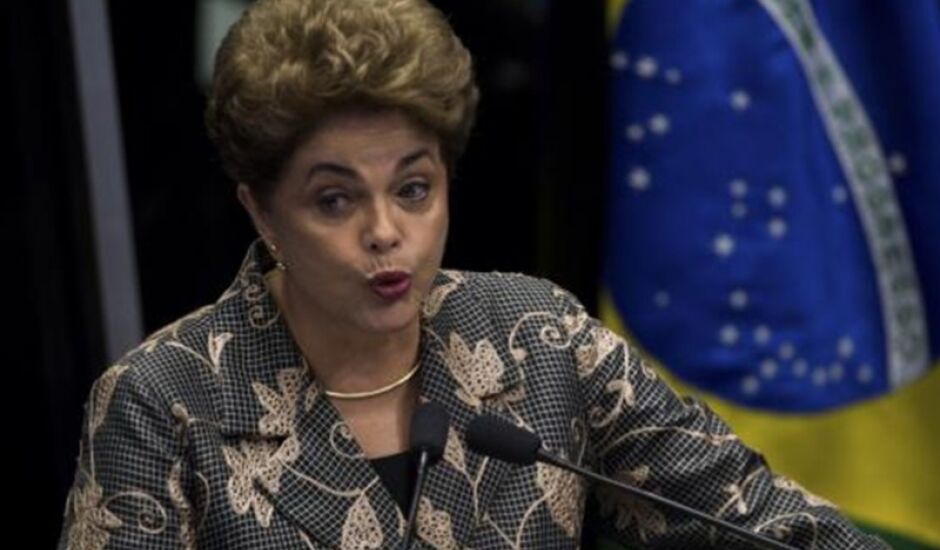 A presidente afastada Dilma Rousseff faz sua defesa diante dos senadores, na sessão de julgamento do impeachment
