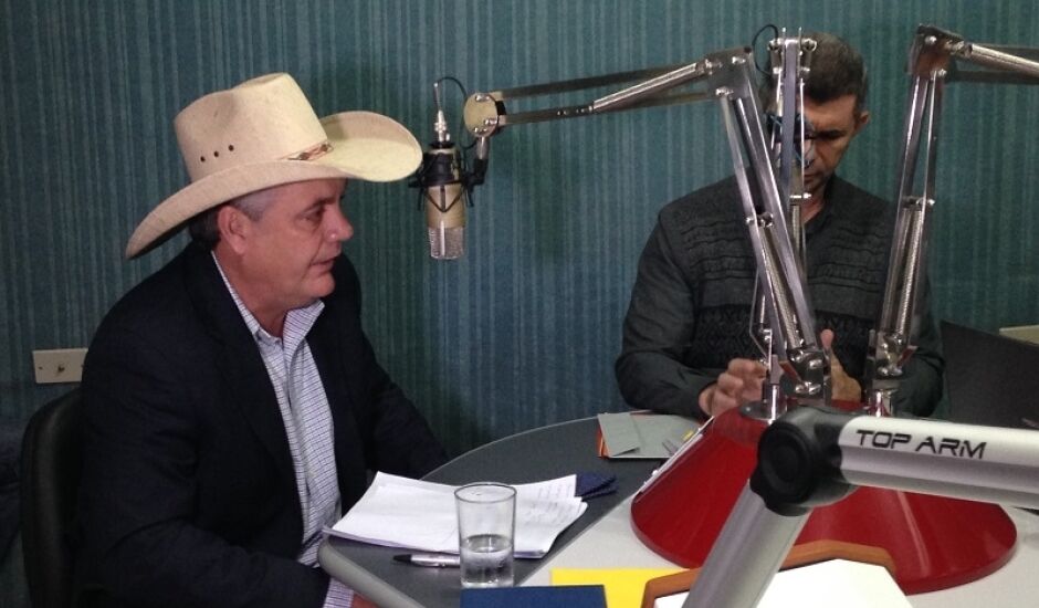 Candidato Angelo Guerreiro é entrevistado pela rádio Cultura FM