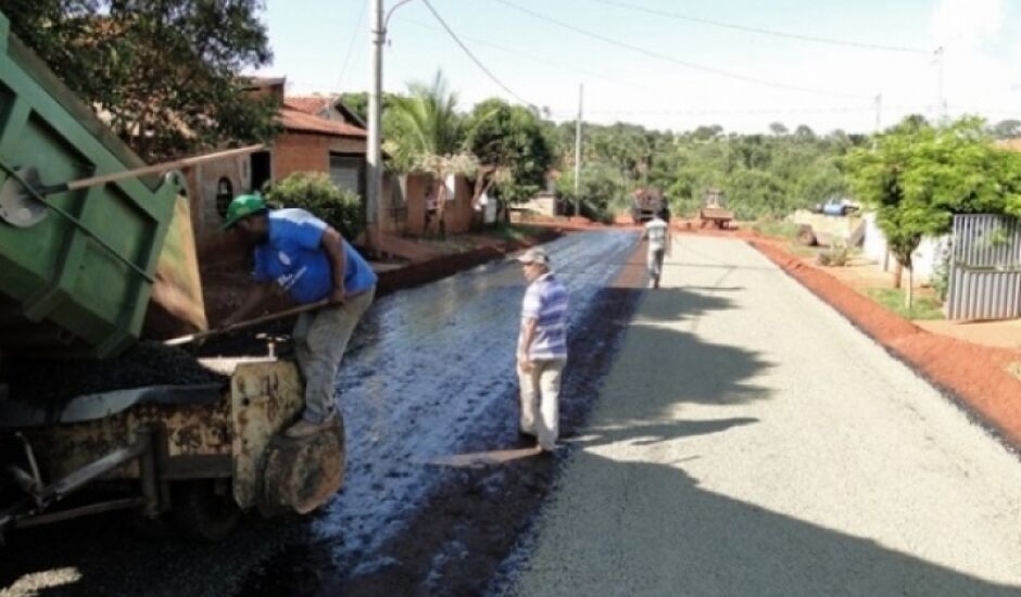 Segundo os extratos dos convênios, serão 21 cidades beneficiadas com as obras de pavimentação asfáltica