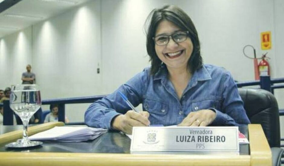 Luiza Ribeiro criticou Temer e o governo em uma rede social