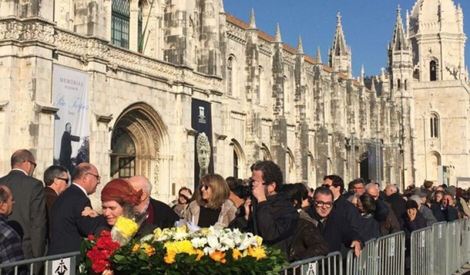 Lisboa - Admiradores formam fila para se despedir do ex-presidente Mário Soares, no Mosteiro dos Jerónimos 