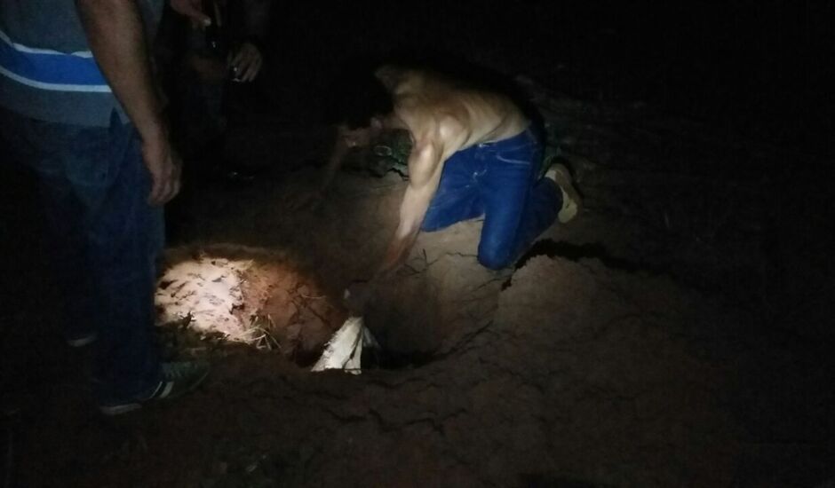 Luciano enterrou o corpo da esposa em um buraco próximo a um açude