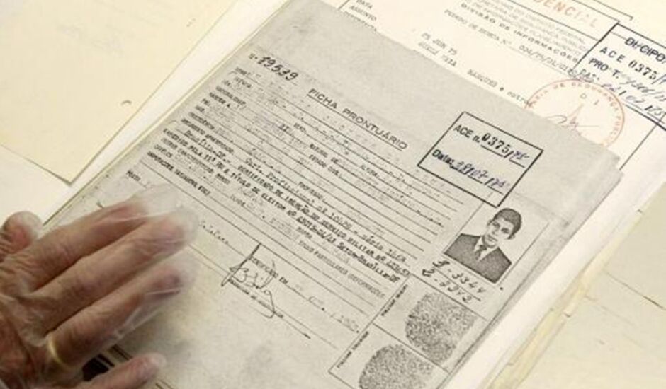 Arquivo público do Distrito Federal mostra documentos da época da ditadura