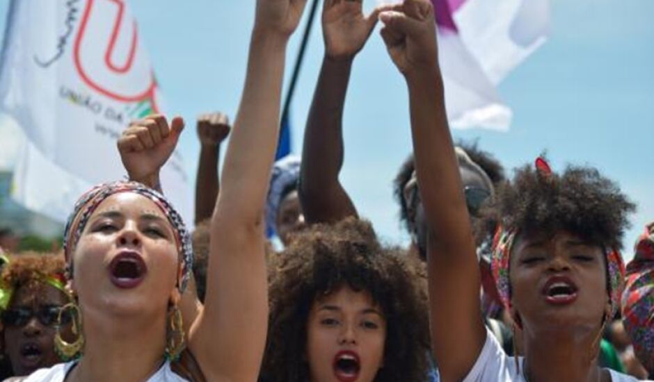 Dia Internacional da Mulher será marcado por protestos e paralisações em pelo menos 30 países. As mulheres querem chamar a atenção para temas como racismo, aborto e violência contra elas. Na foto, Marcha das Mulheres Negras Contra o Racismo, a Viol