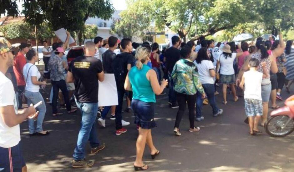Em Três Lagoas, manifestação teve a participação de aproximadamente 500 trabalhadores 