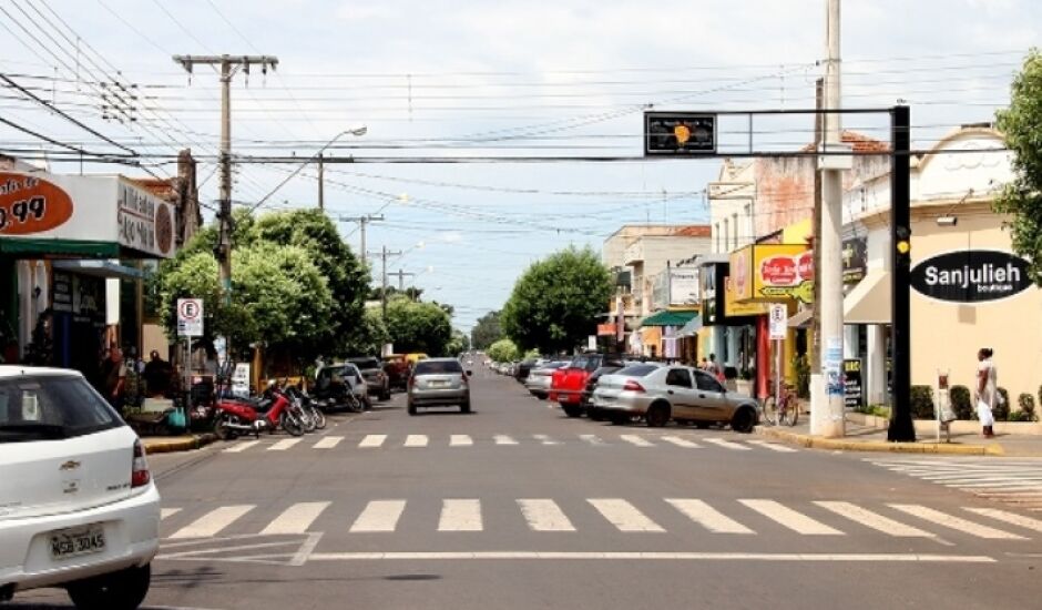 Um dos semafóros está instalado no cruzamento das ruas Elmano Soares e Paranaíba
