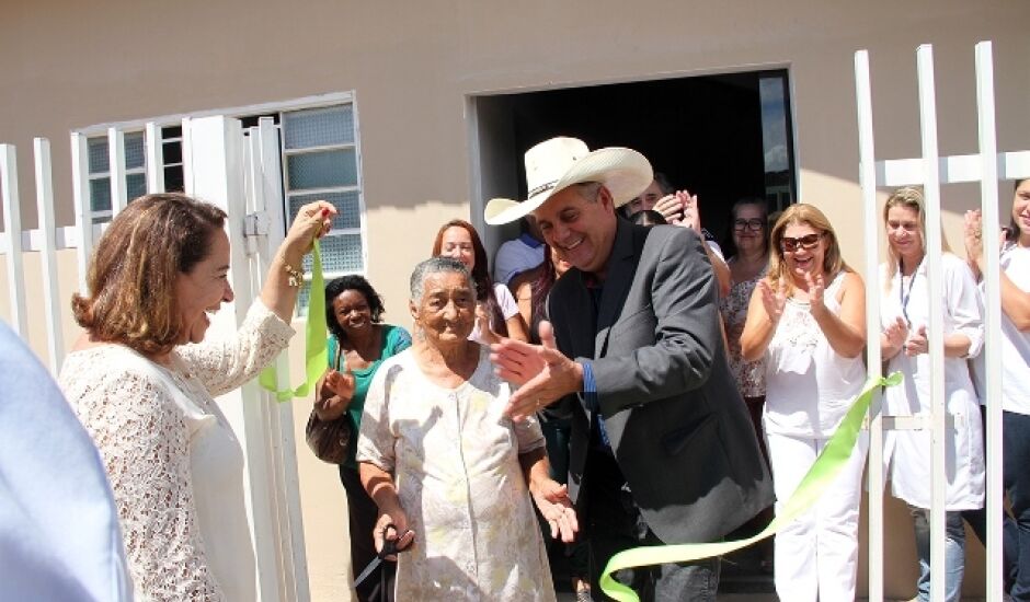Prefeito inaugurou nesta sexta-feira, posto de saúde no bairro Jupiá, fechado há três anos