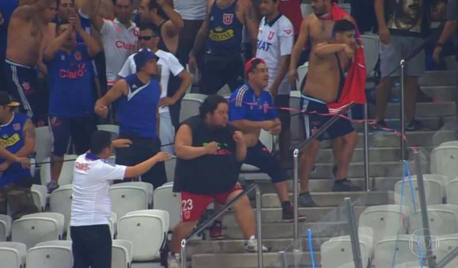 Torcedores chilenos foram detidos no Brasil após se envolverem em tumulto na Arena Corinthians
