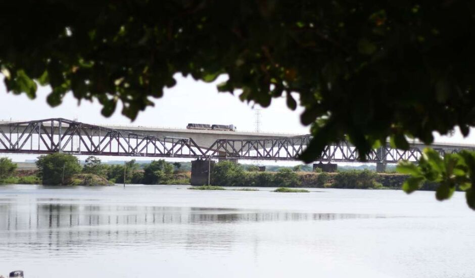 Nova ponte sobre o rio Paraná, divisa de Três Lagoas (MS) e São Paulo (SP), que foi inaugurada em 2016.