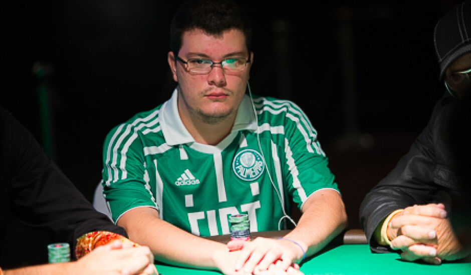 O paranaibense Lincon Freitas Alves de Oliveira venceu o Sunday Million, torneio internacional de poker on line