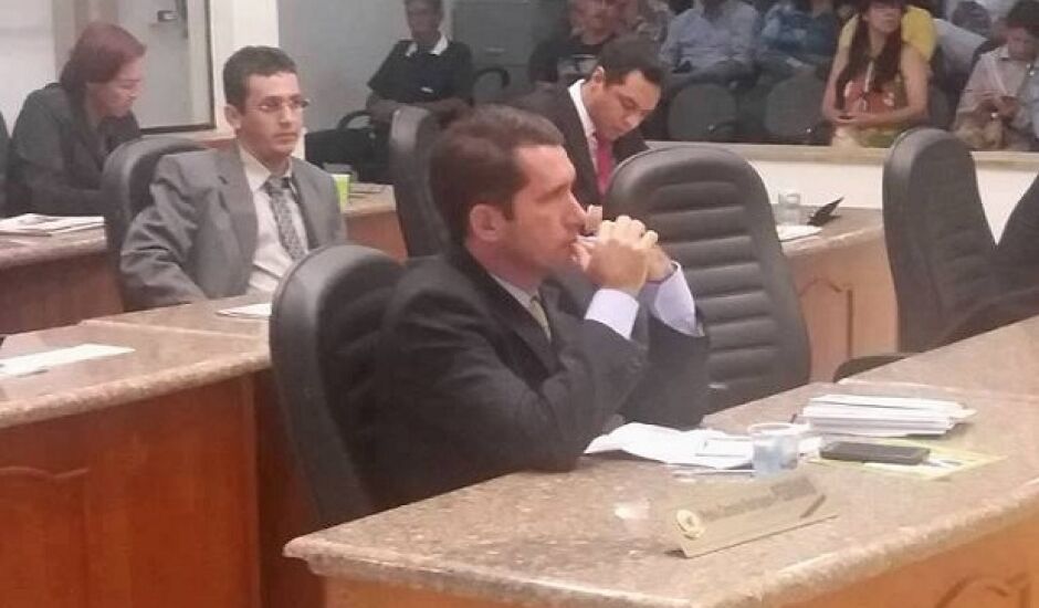 Vereador Pedro Corrêa em sessão ordinária legislativa