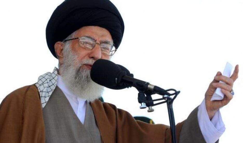 "Se as pessoas participarem [das eleições] com ordem, comportarem-se moralmente, observarem os parâmetros legais e islâmicos, isso será uma fonte de honra para a República Islâmica do Irã ", disse Khamenei