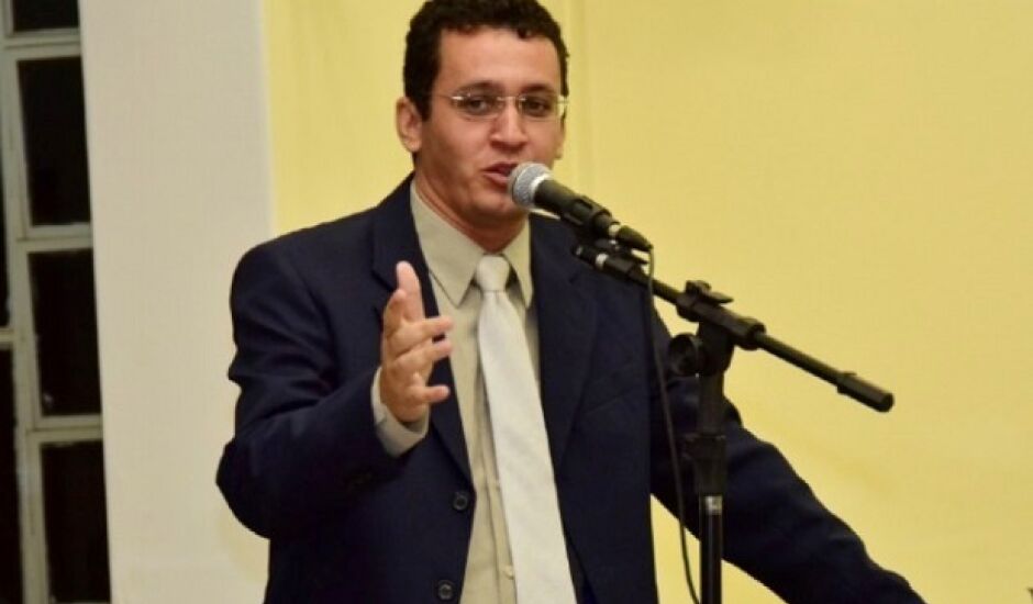 Vereador Adriano Caçula anuncia emendas na tribuna da Câmara