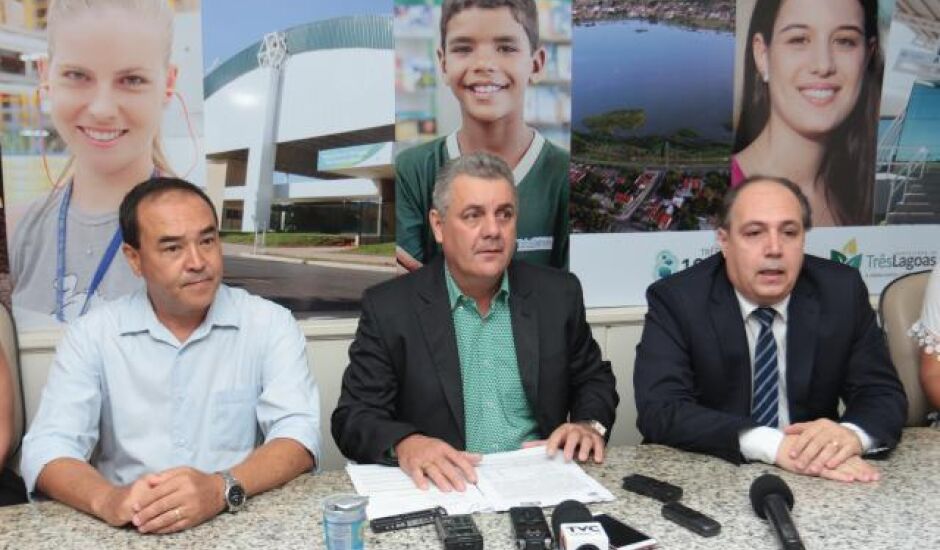 Prefeito de Três Lagoas convocou entrevista coletiva para esclarecer contrato do lixo