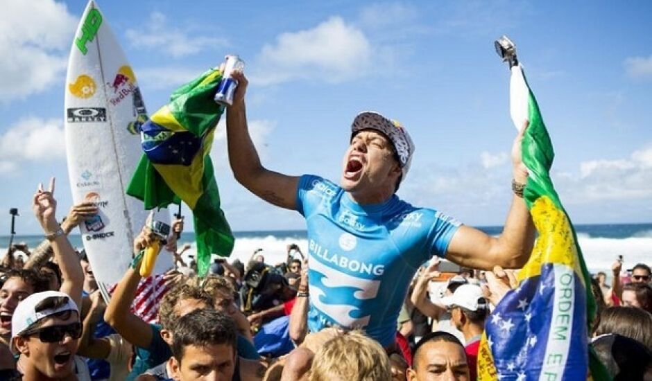 Com a vitória, surfista brasileiro chegou à segunda colocação do ranking mundial
