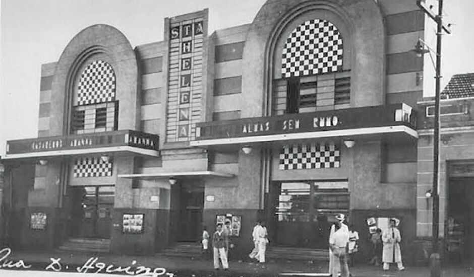 A sede do cinema ficava na Rua Dom Aquino logo abaixo da 14 de Julho, onde hoje é uma loja comercial