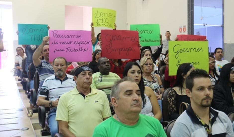 Comerciantes do Shopping Popular comparecem na sessão desta terça-feira para “impedir” votação de emenda