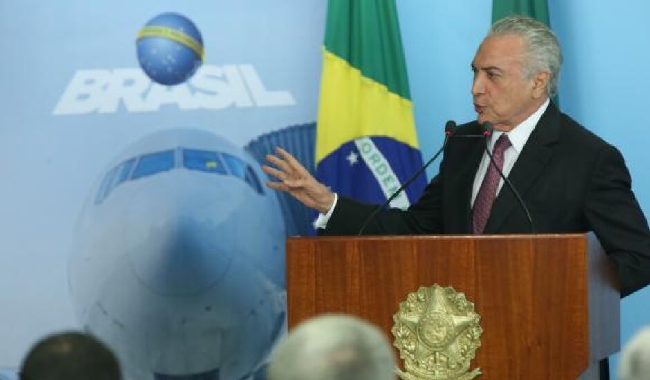 Presidente Michel Temer participa de cerimônia de assinatura de contratos de concessões dos aeroportos de Fortaleza, Porto Alegre, Salvador e Florianópolis