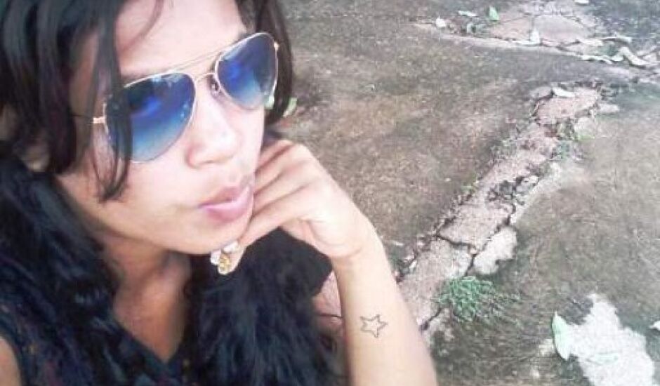 Hevelyn de Abreu Xavier, de 24 anos, foi estrangulada dentro da própria residência
