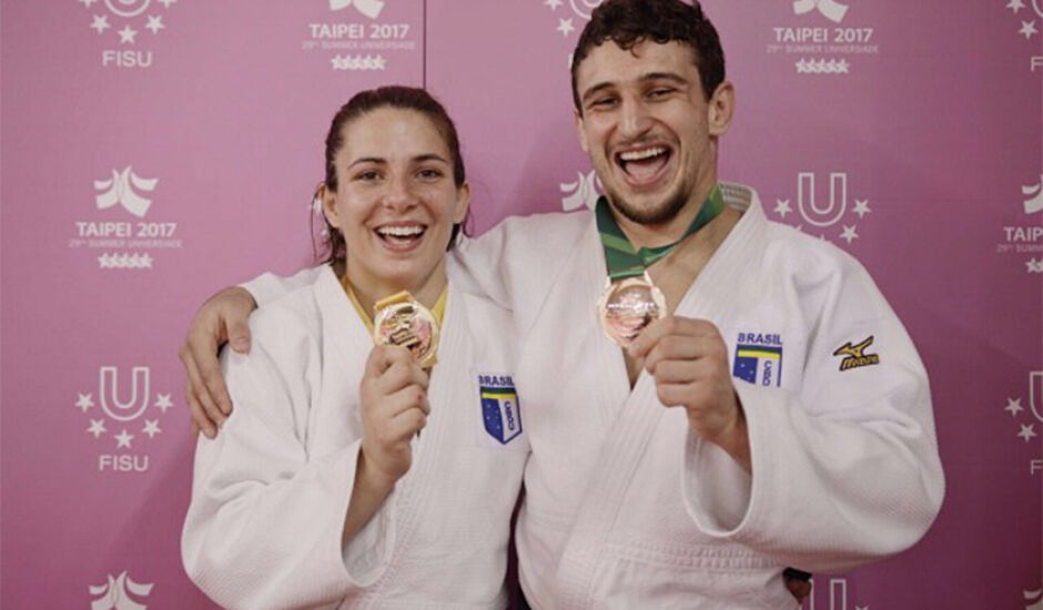Barbara Timo foi campeã e Vinícius Panini ficou com o bronze na competição universitária