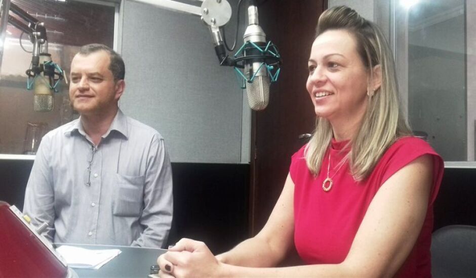 Presidente da Associação Comercial e o diretor do Procon, em entrevista ao Jornal RCN Notícias da Rádio Cultura FM