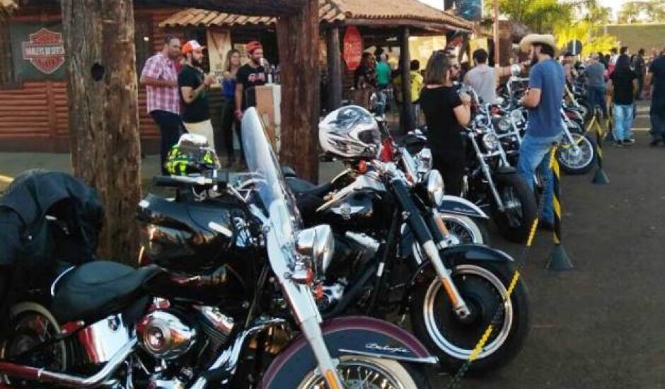 Mais de três mil pessoas prestigiaram encontro de motocicletas organizado pela Rede Feminina