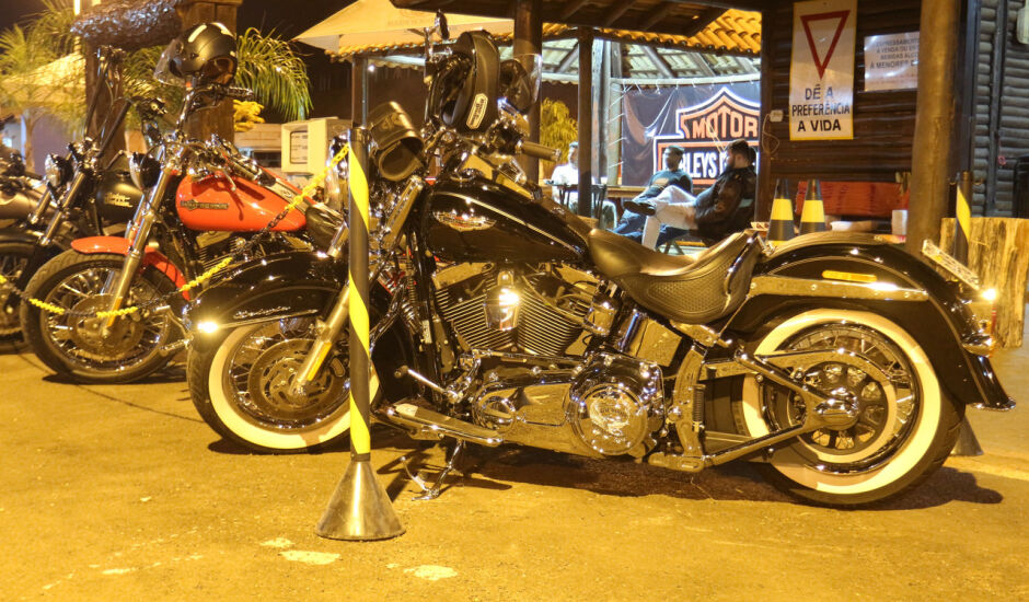 Cerca de 15 clubes de motociclistas de outras cidades estiveram presentes no evento